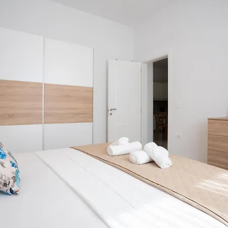 Oasis White Terra
